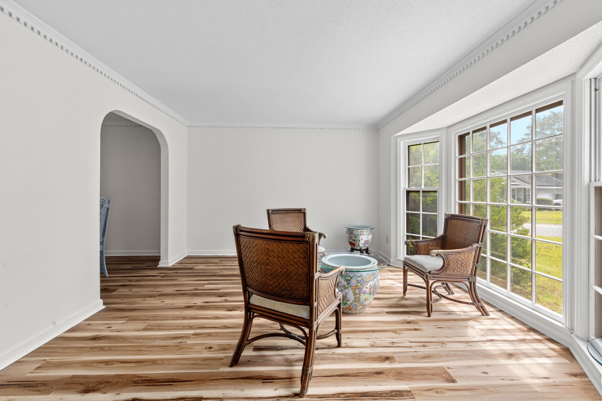8113 Waltham Road Photo 7