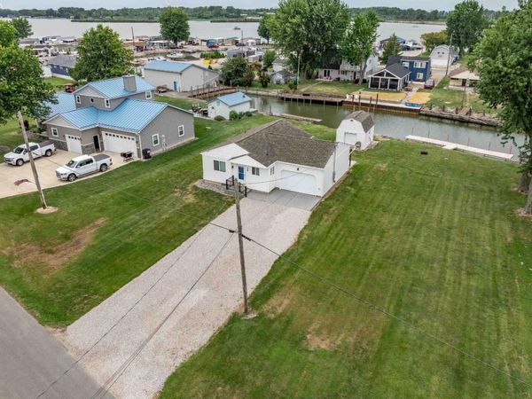 3125 W Canal Road, Port Clinton, OH 43452