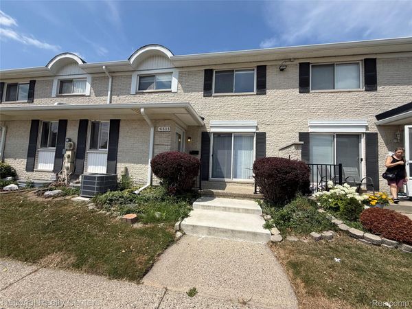 41803 Langley Drive , Sterling Heights, Mi 48313