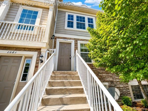 1085 Foxboro , Troy, Mi 48083