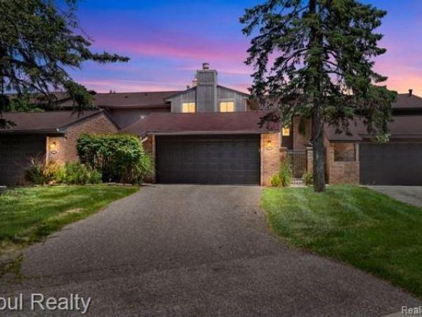 3961 Chablis Street , West Bloomfield Township, Mi 48323