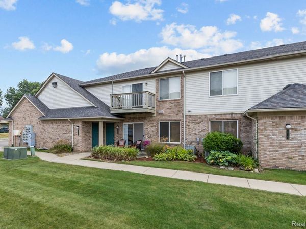 24149 Wedgewood Circle, Warren, Mi 48091