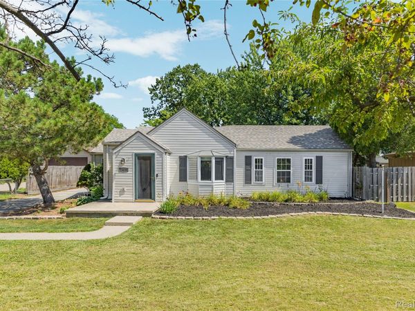23635 Lakewood Street , Clinton Township, Mi 48035
