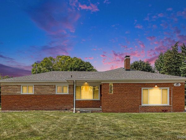 42803 Willsharon Street , Sterling Heights, Mi 48314