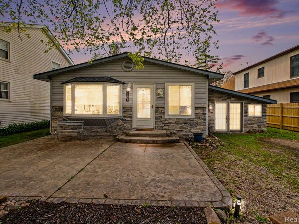 1210 Sunrise Park Street , Genoa Township, Mi 48843