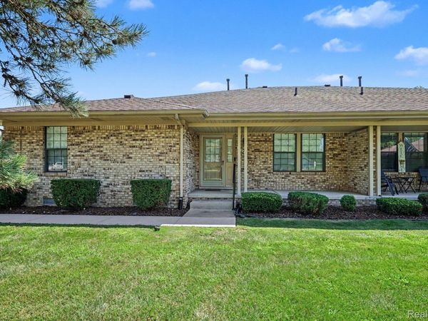 33542 Meldrum Street, Chesterfield Township, Mi 48047
