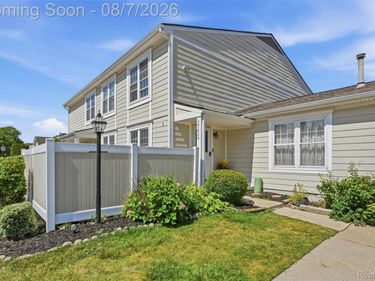 39625 Village Wood Lane, Novi, Mi 48375