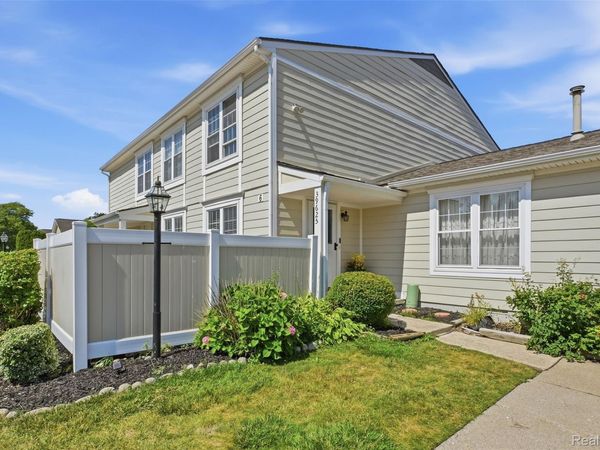39625 Village Wood Lane, Novi, Mi 48375