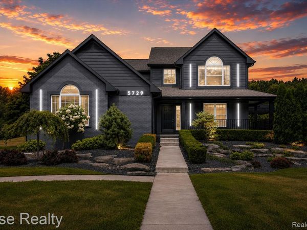 5729 Woodfield Parkway , Grand Blanc Township, Mi 48439
