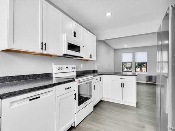 7750 3rd Street , Unit 101, Detroit, Mi 48202
