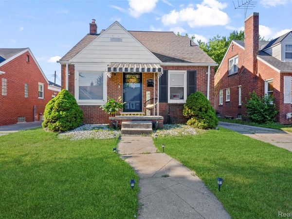 15610 Veronica Avenue , Eastpointe, Mi 48021