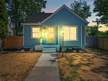 28704 Fairfax Street, Southfield, Mi 48076