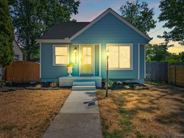 28704 Fairfax Street , Southfield, Mi 48076