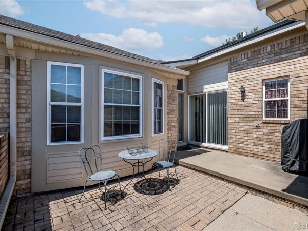 50325 Pepper Tree Drive , Macomb Township, Mi 48044