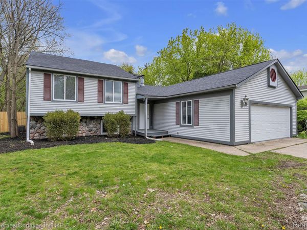 854 Estes Court , Waterford Township, Mi 48327