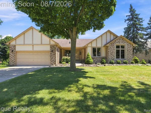 1162 Grandview Drive, Rochester Hills, Mi 48306