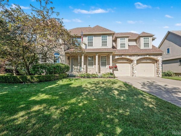 49235 Yale Drive, Macomb Township, Mi 48044