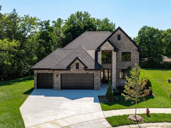 913 Kimberly Court, Troy, Mi 48098