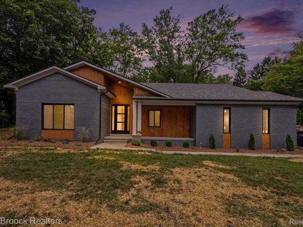 4570 Burnley Drive, Bloomfield Hills, Mi 48304