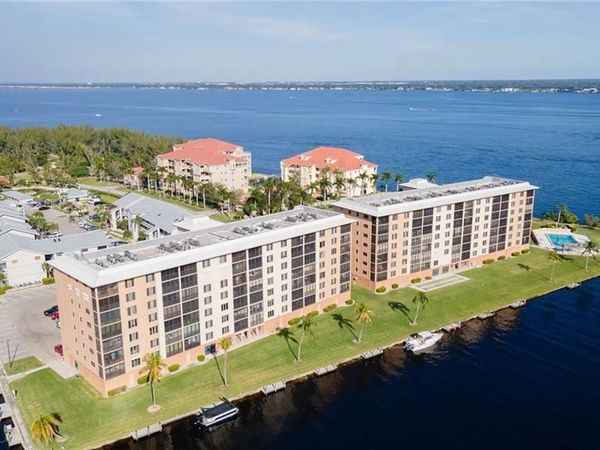 4260 SE 20th PL , Unit 401, CAPE CORAL, FL 33904