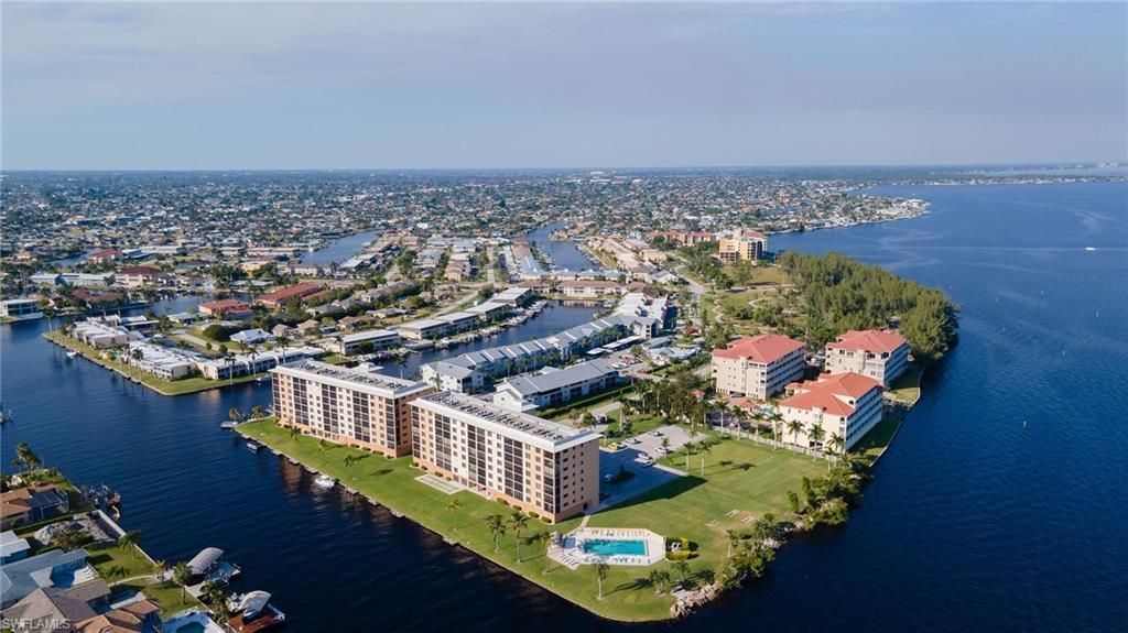 4260 SE 20th Pl , Unit 401, Cape Coral, FL 33904 Photo