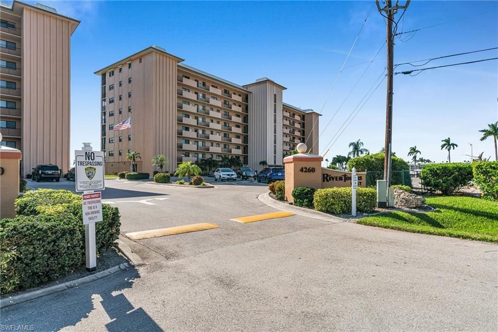 4260 SE 20th Pl , Unit 401, Cape Coral, FL 33904 Photo