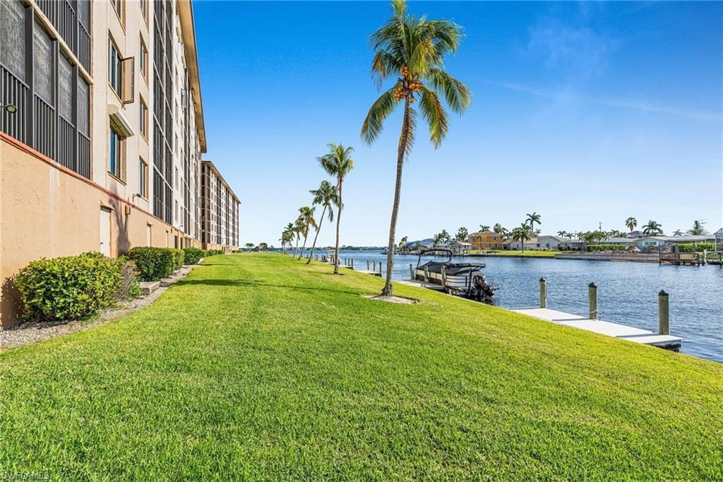 4260 SE 20th Pl , Unit 401, Cape Coral, FL 33904 Photo