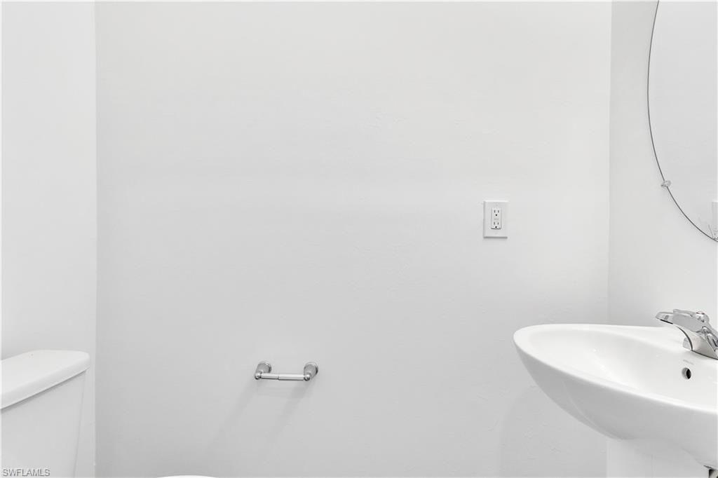 1424 Weeping Willow Ct, Cape Coral, FL 33909 Photo