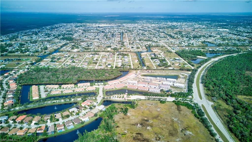 1424 Weeping Willow Ct, Cape Coral, FL 33909 Photo
