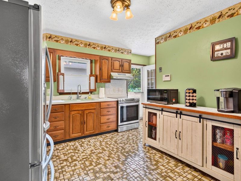 1438 Brenthaven Drive, Columbus, OH 43228 Photo 14