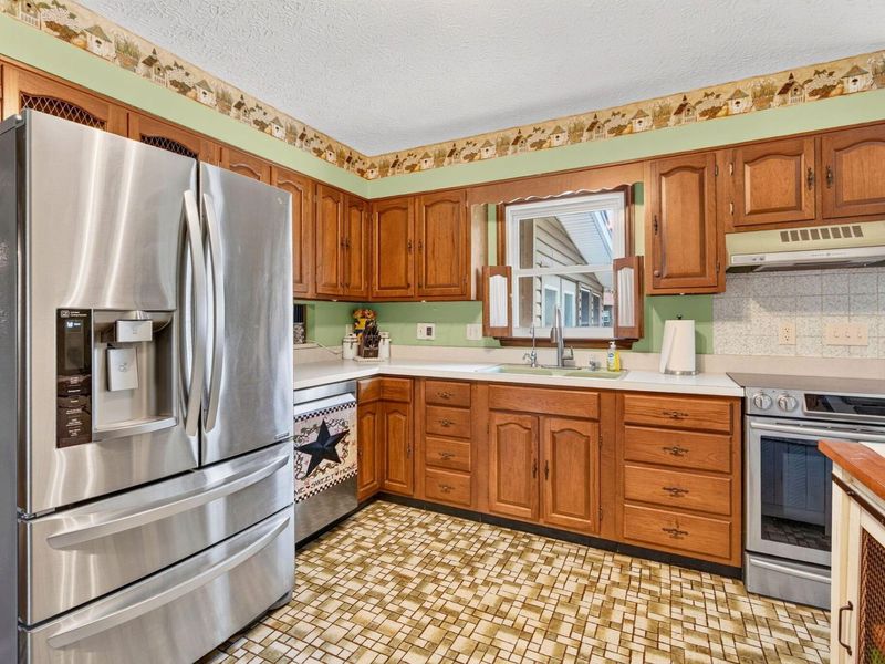 1438 Brenthaven Drive, Columbus, OH 43228 Photo 18