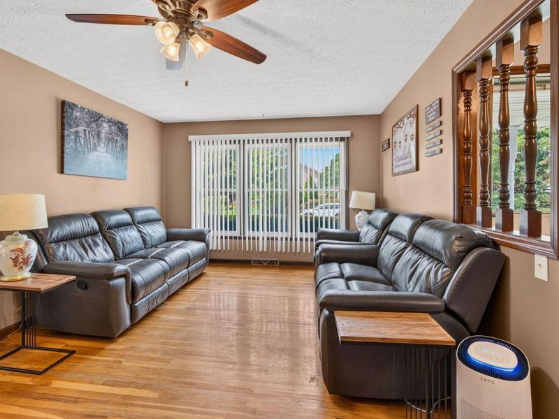 1438 Brenthaven Drive, Columbus, OH 43228 Photo 7