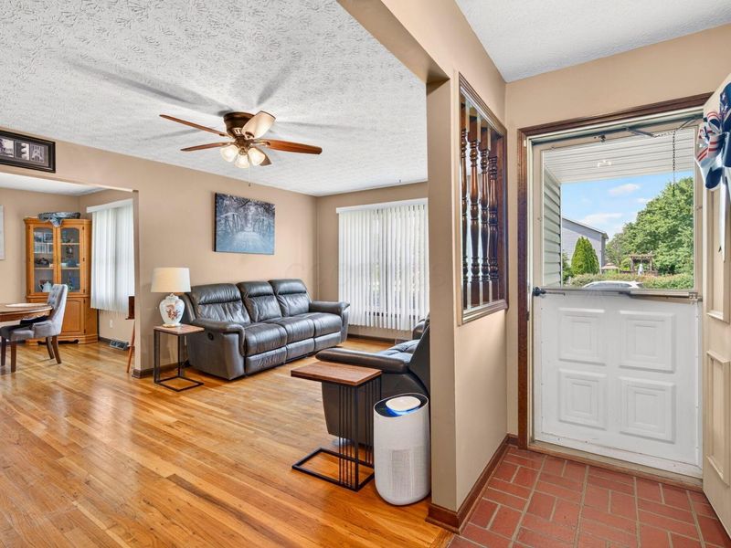 1438 Brenthaven Drive, Columbus, OH 43228 Photo 8