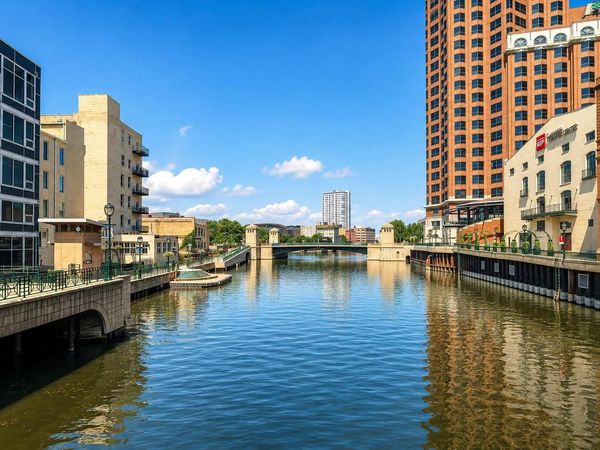 108 W Wells STREET, Unit 4A, Milwaukee, WI 53203