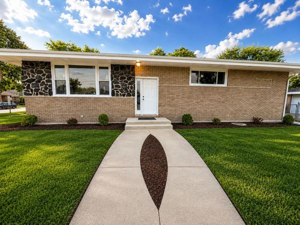14800 La Salle Street , Dolton, IL 60419