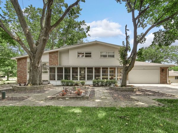 205 Sharon Drive , Sleepy Hollow, IL 60118
