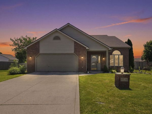 9336 Greyhawk Drive, Fort Wayne, IN 46835