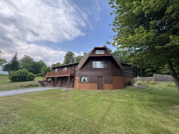 80 Swett Avenue , Mexico, ME 04257
