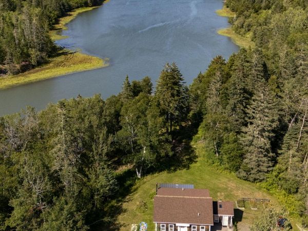 879 County Road , Lubec, ME 04652