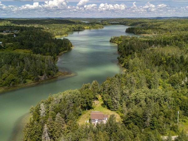 879 County Road , Lubec, ME 04652