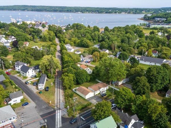93 Main Street , Rockland, ME 04841
