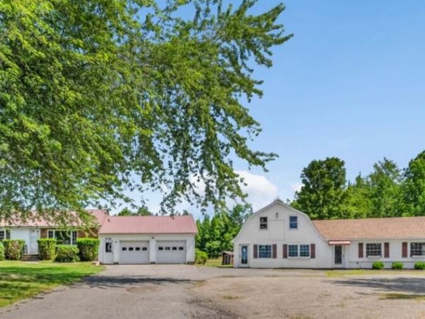 732 Main Street , Corinth, ME 04427