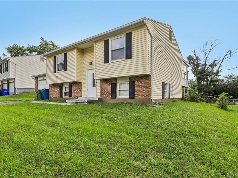 214 Wiesen Lane, Moraine, OH 45439 Photo 2
