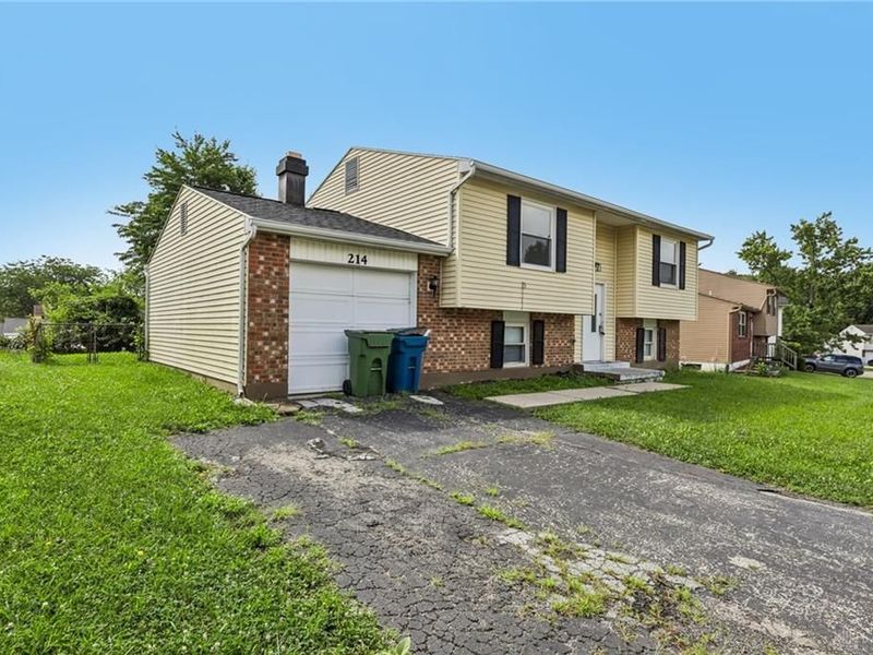 214 Wiesen Lane, Moraine, OH 45439 Photo 3