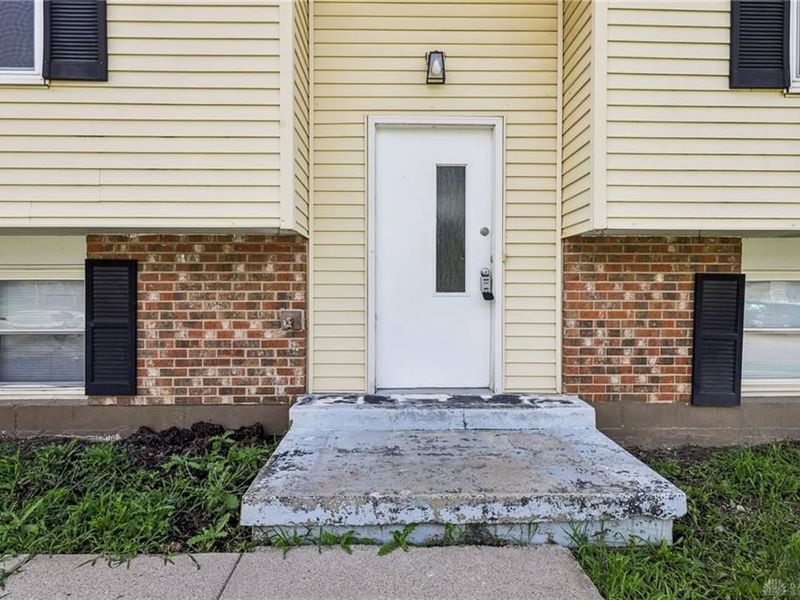 214 Wiesen Lane, Moraine, OH 45439 Photo 4