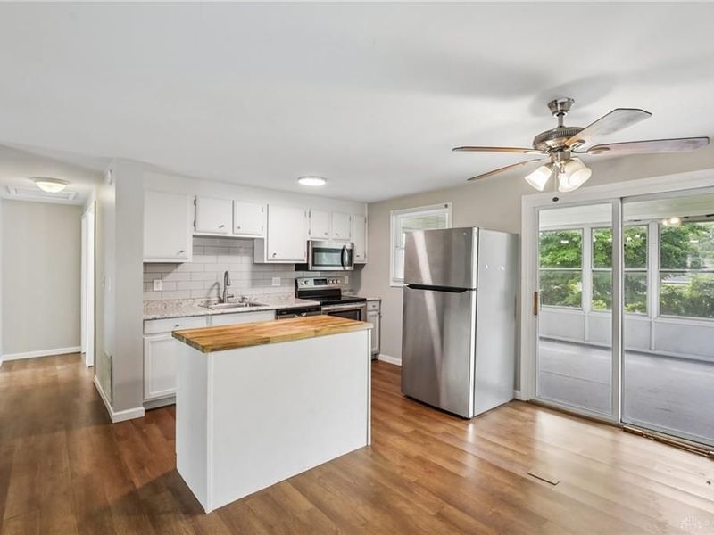 214 Wiesen Lane, Moraine, OH 45439 Photo 9