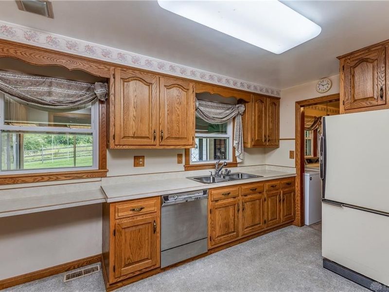 7853 Chambersburg Road, Huber Heights, OH 45424 Photo 10