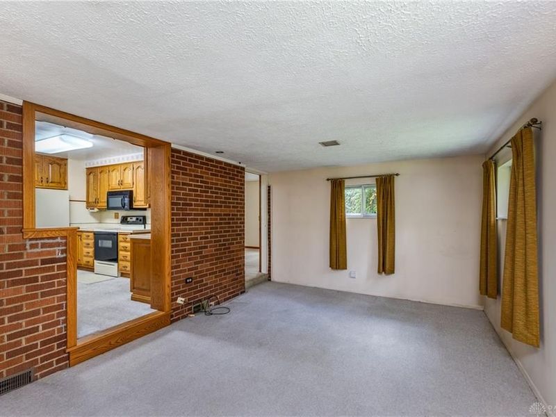 7853 Chambersburg Road, Huber Heights, OH 45424 Photo 12