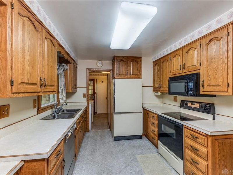 7853 Chambersburg Road, Huber Heights, OH 45424 Photo 9