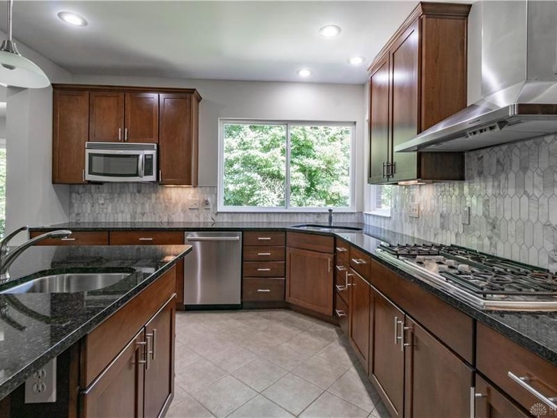 1080 Sedgefield Court, Hamilton Township, OH 45039 Photo 19